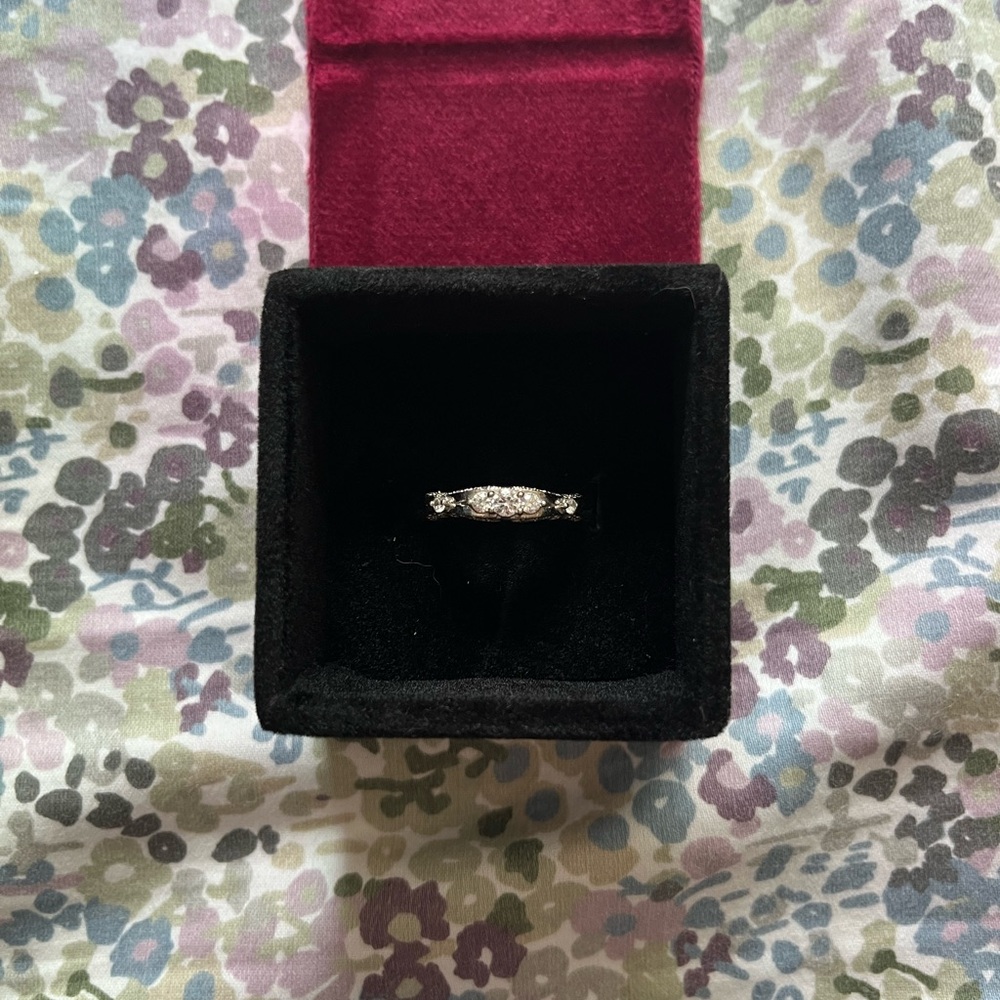 Elegant Silver Women's Ring